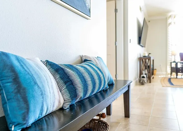 Apartment Club 1705b By Youngs Suncoast