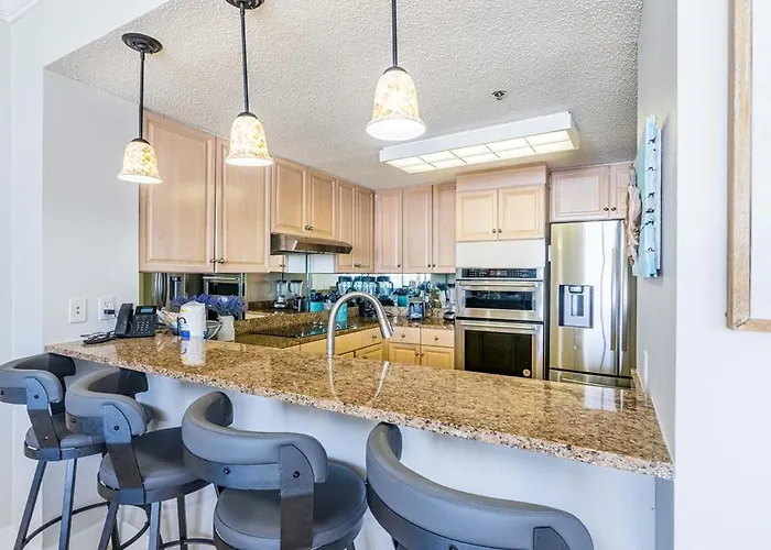 Apartment Club 1705b By Youngs Suncoast