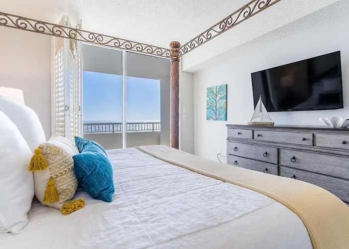 Club 1705b By Youngs Suncoast Apartment *