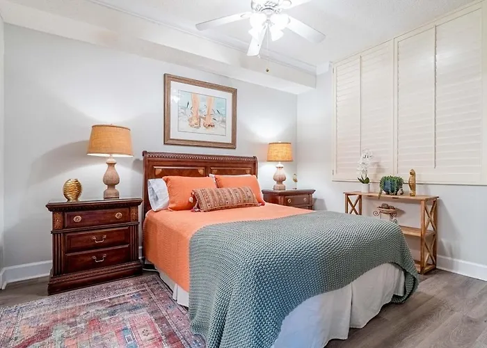 Club 1705b By Youngs Suncoast Apartment *