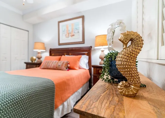 Apartment Club 1705b By Youngs Suncoast