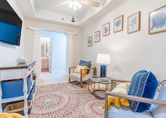 Apartment Club 1705b By Youngs Suncoast