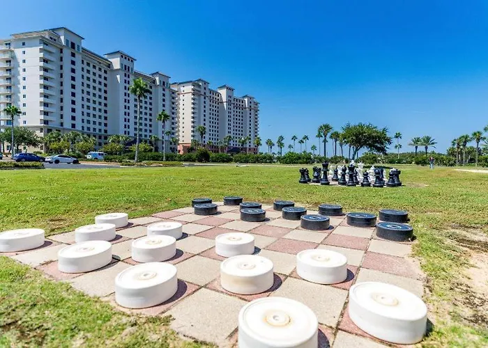 Club 1705b By Youngs Suncoast