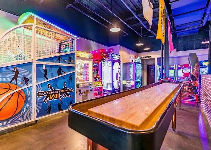 Club 1705b By Youngs Suncoast
